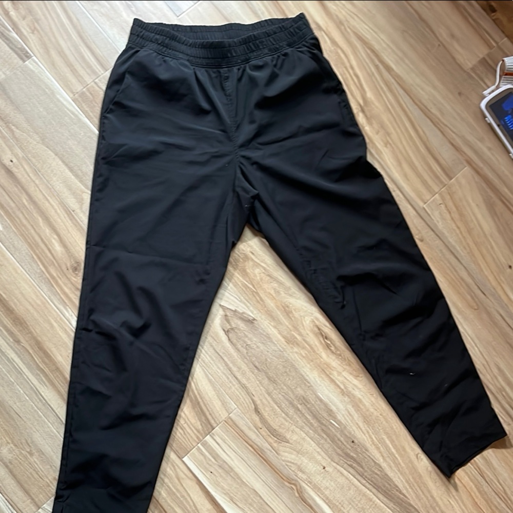 GAP Fit Runaround Pants
